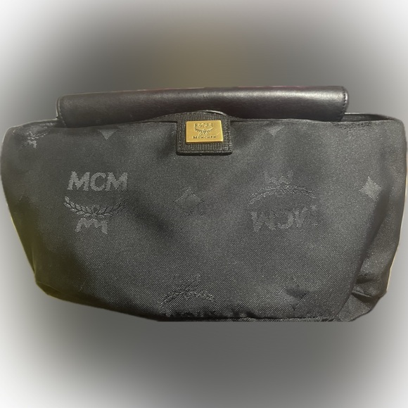 MCM Bucket Bag Small Black - Picture 6 of 11